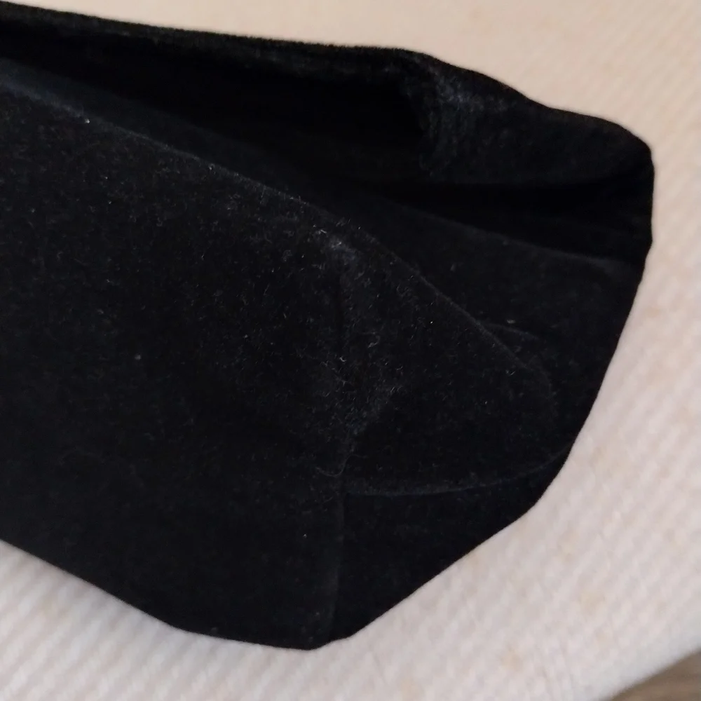 Giorgio Armani Parfums Black Velvet Clutch - Picture 6 of 9